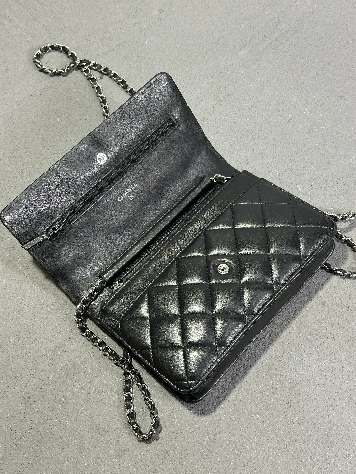 가방 - 샤넬 - 장식수선 -클래식 램스킨 마틀라세 체인 월릿(WOC) 블랙 수선 후